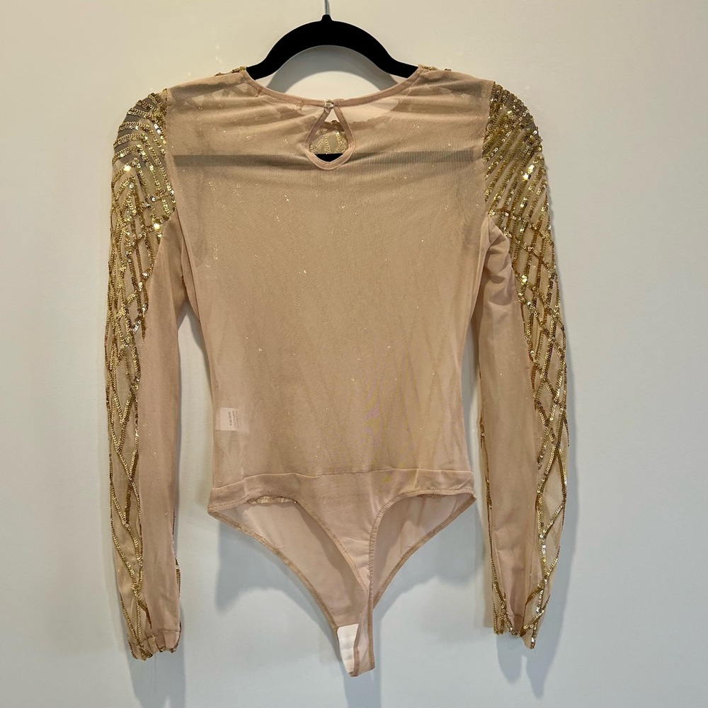 ✨NWOT Carmin nude mesh and gold sequin bodysuit Small - Picture 3 of 10